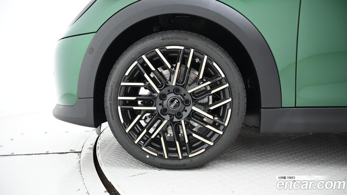 Mini Cooper Convertible Favoured, 2025