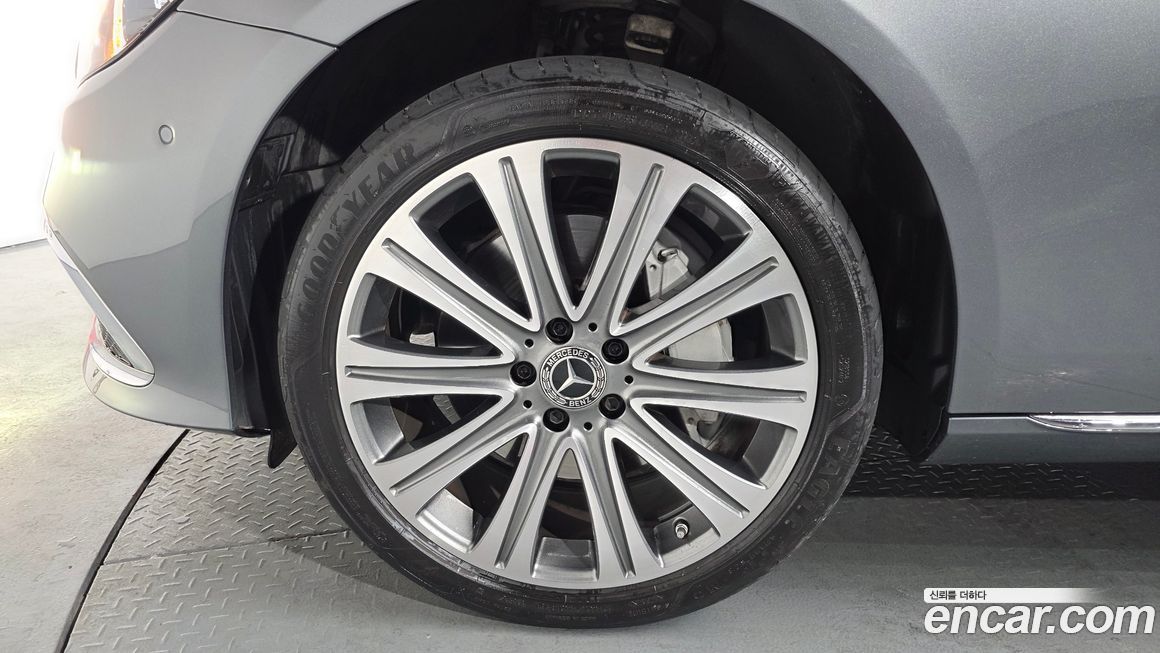 Mercedes-Benz E-Class E350 4MATIC Exclusive, 2023