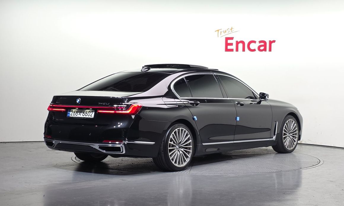 BMW 7-Series 740Li xDrive Design Pure Excellence, 2022