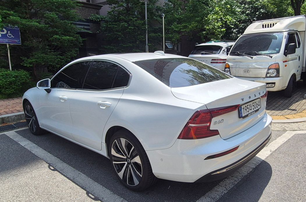 Volvo S60 B5 Ultimate Bright, 2024