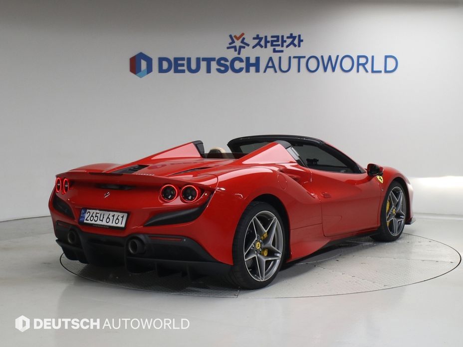Ferrari F8 3.9 V8, 2022