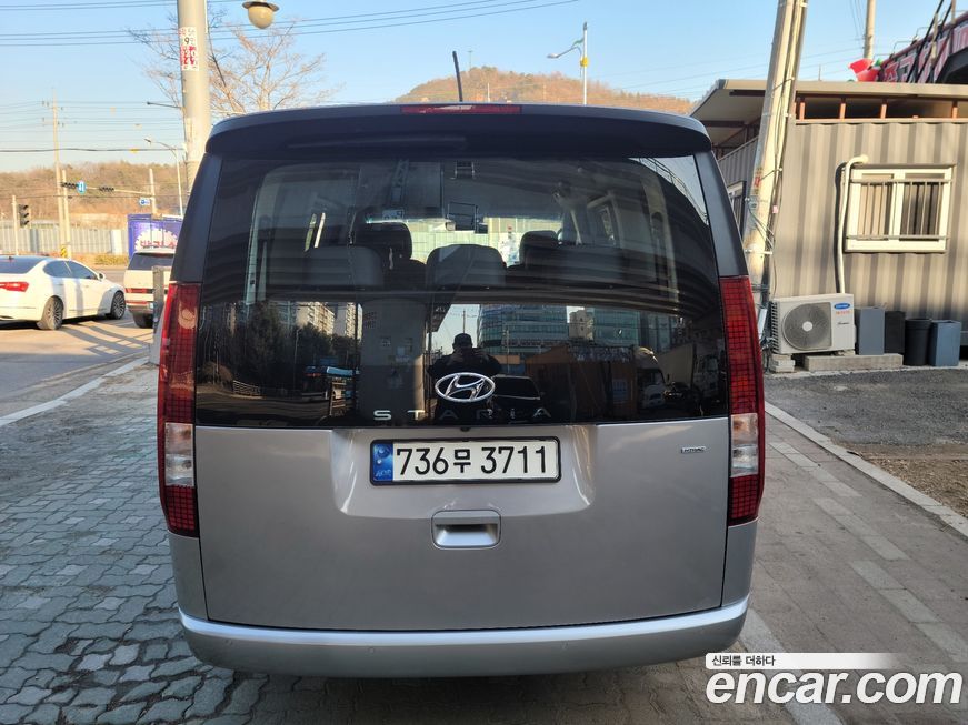 Hyundai Staria 4WD Tourer 11-Seater, 2024