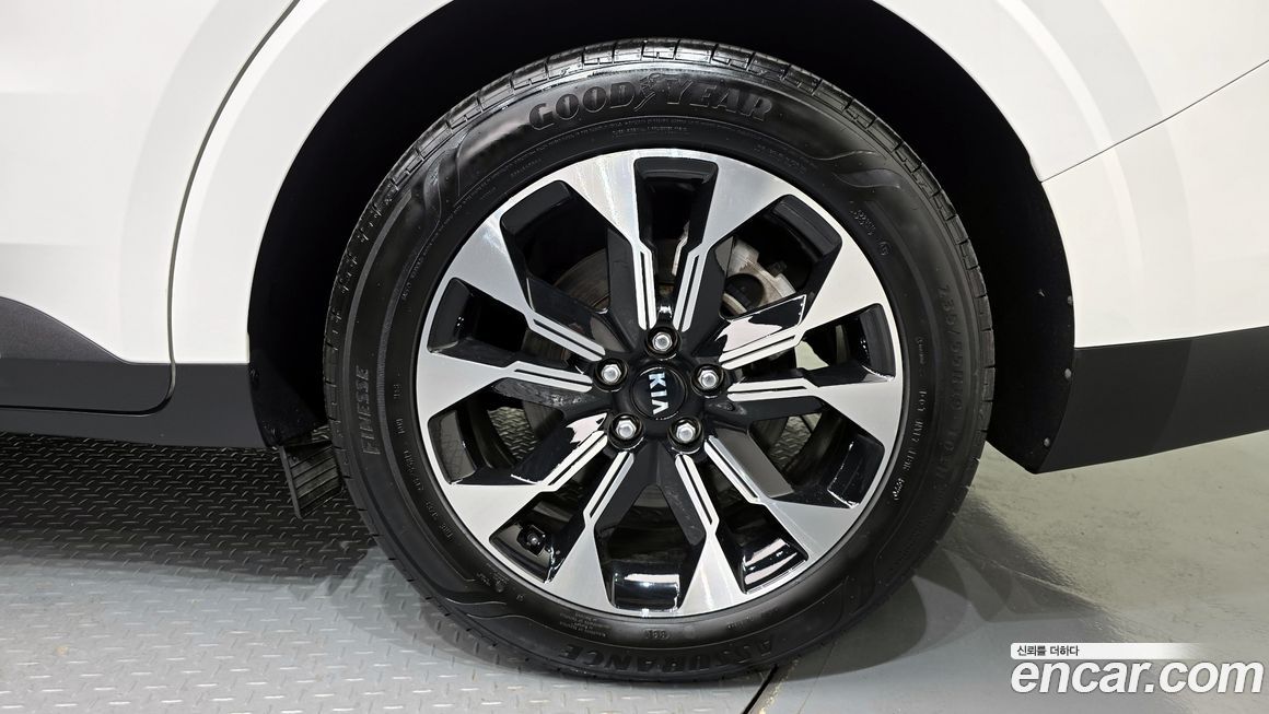 Kia Carnival 9-Seater Noblesse, 2021