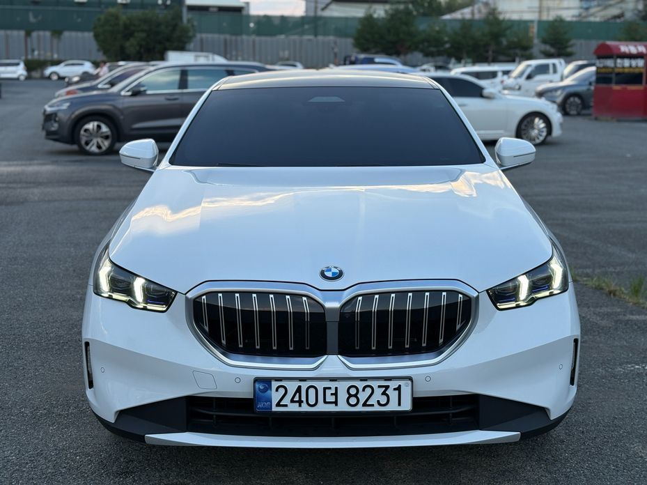 BMW 5-Series 520i, 2024