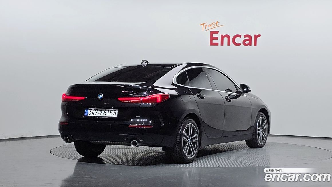 BMW 2-Series 220i Sport, 2023