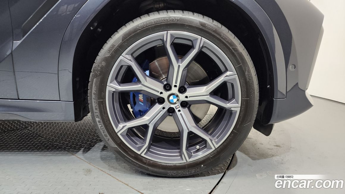 BMW X6 xDrive40i M Sport, 2022