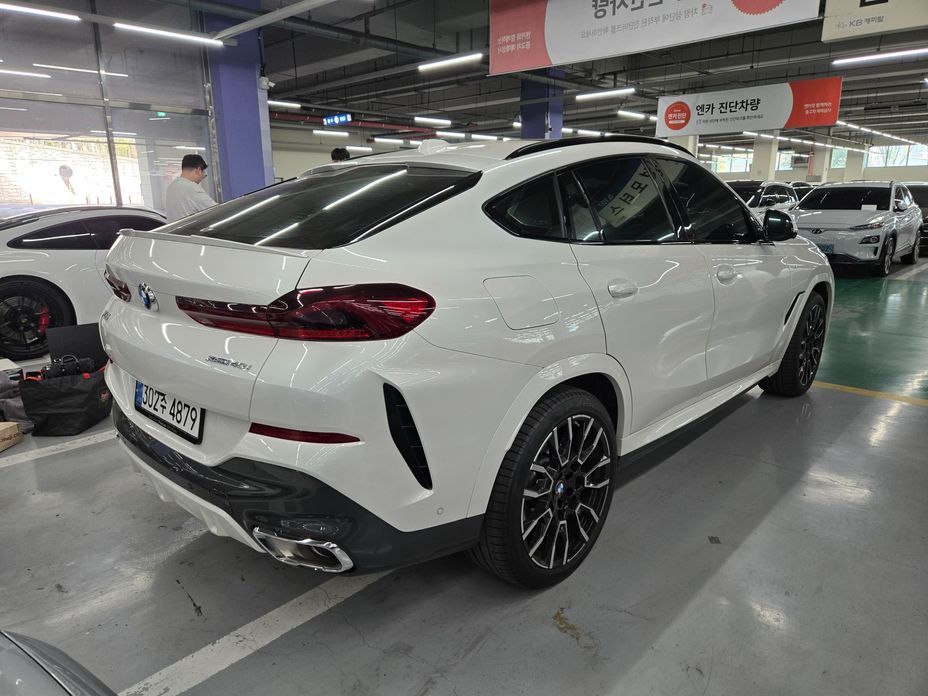 BMW X6 xDrive40i M Sport, 2025