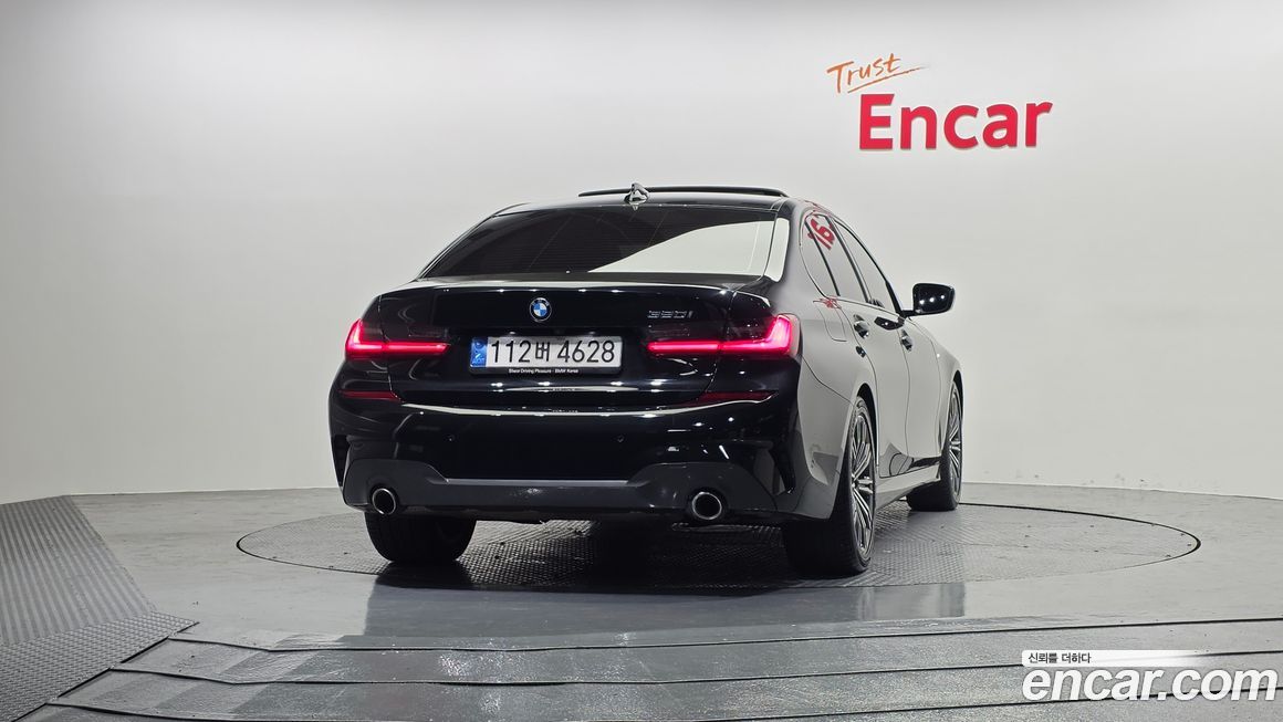 BMW 3-Series 320i M Sport, 2022