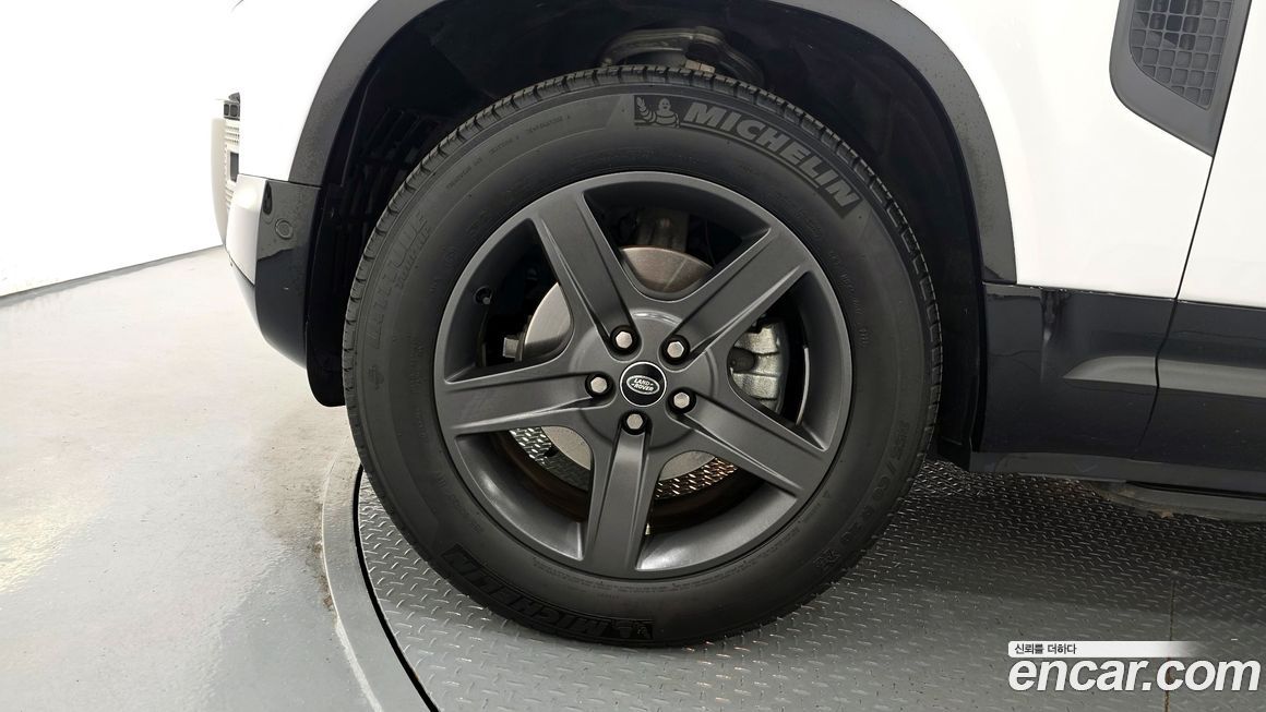 Land Rover Defender 110 P300 X-Dynamic SE, 2023