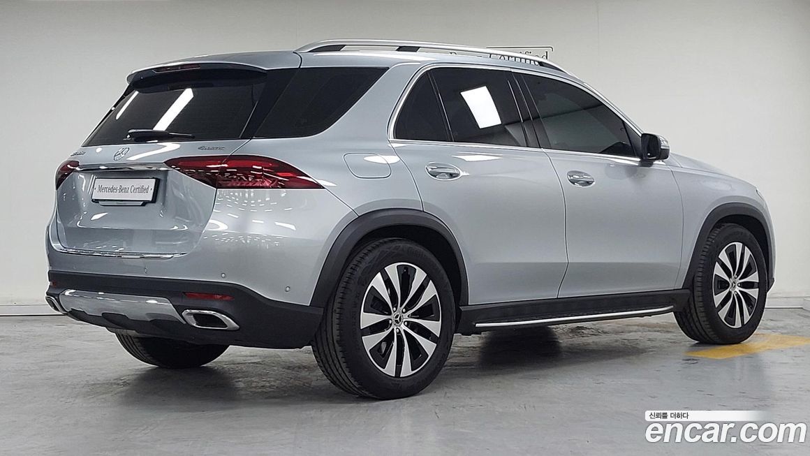 Mercedes-Benz GLE-Class GLE300d 4MATIC, 2025