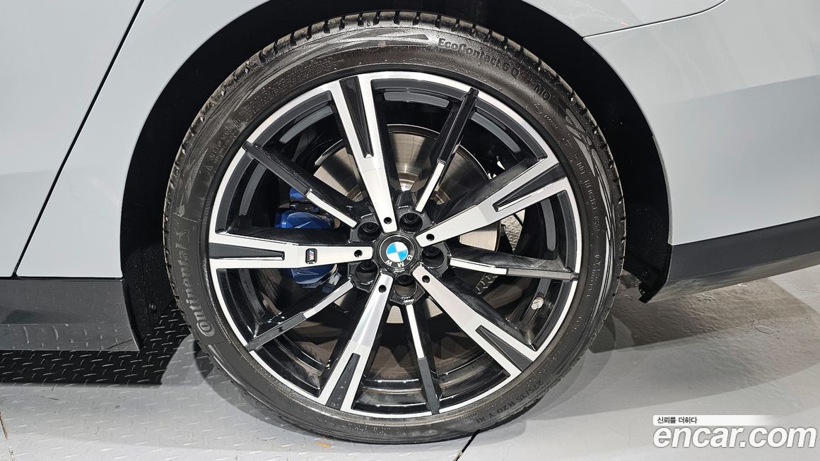 BMW 5-Series 530i xDrive M Sport, 2025