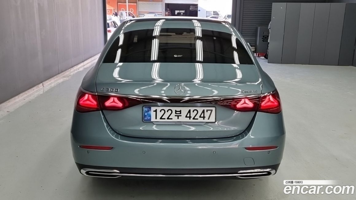 Mercedes-Benz E-Class E300 4MATIC Exclusive, 2024