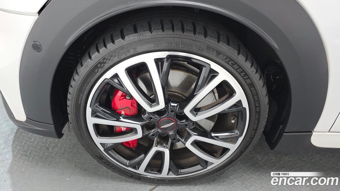 Mini Cooper JCW, 2024