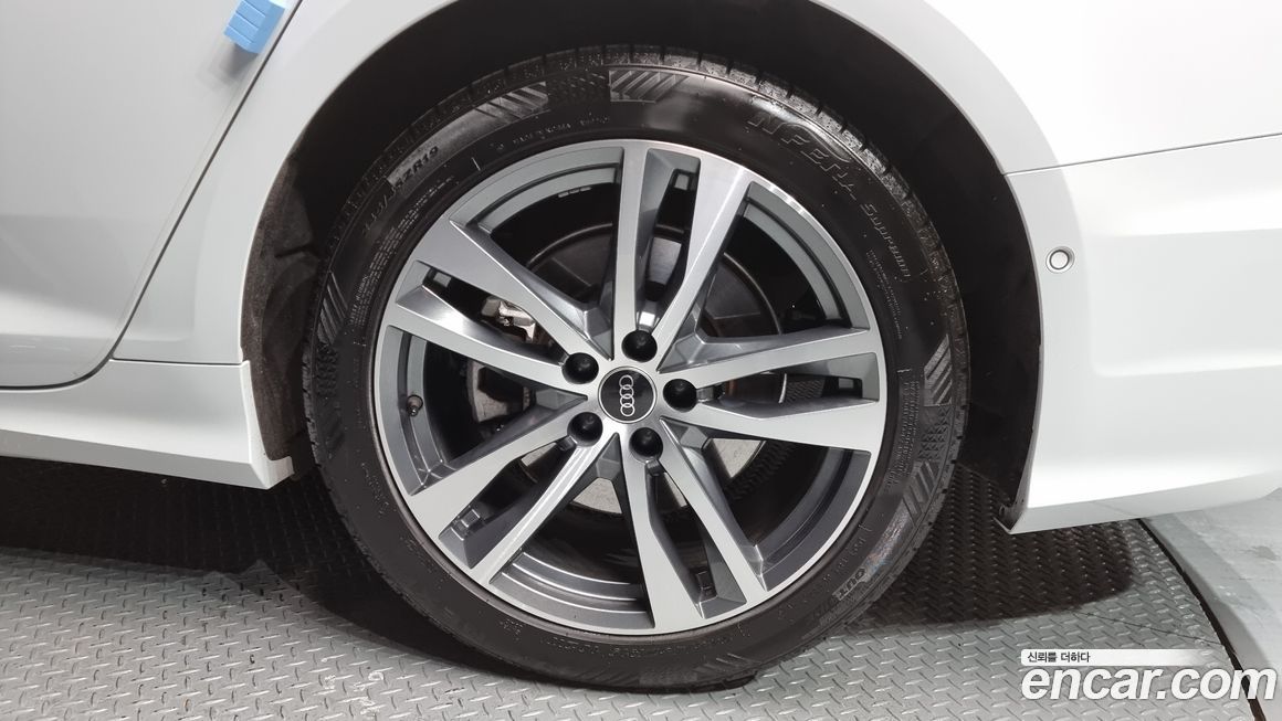 Audi A6 45 TFSI Quattro Premium, 2022