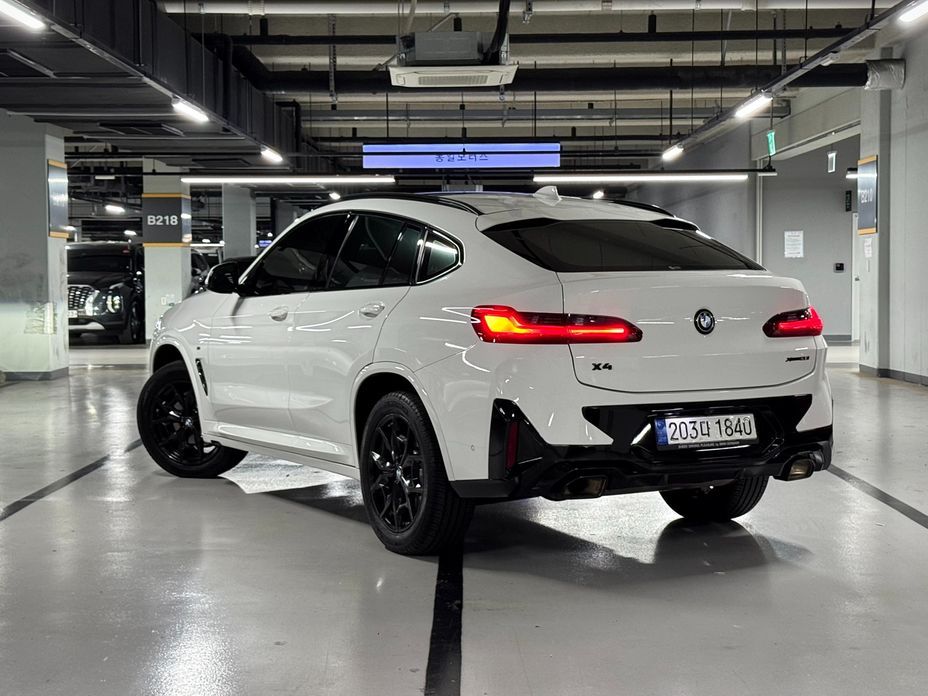 BMW X4 xDrive20i M Sports Pro, 2022