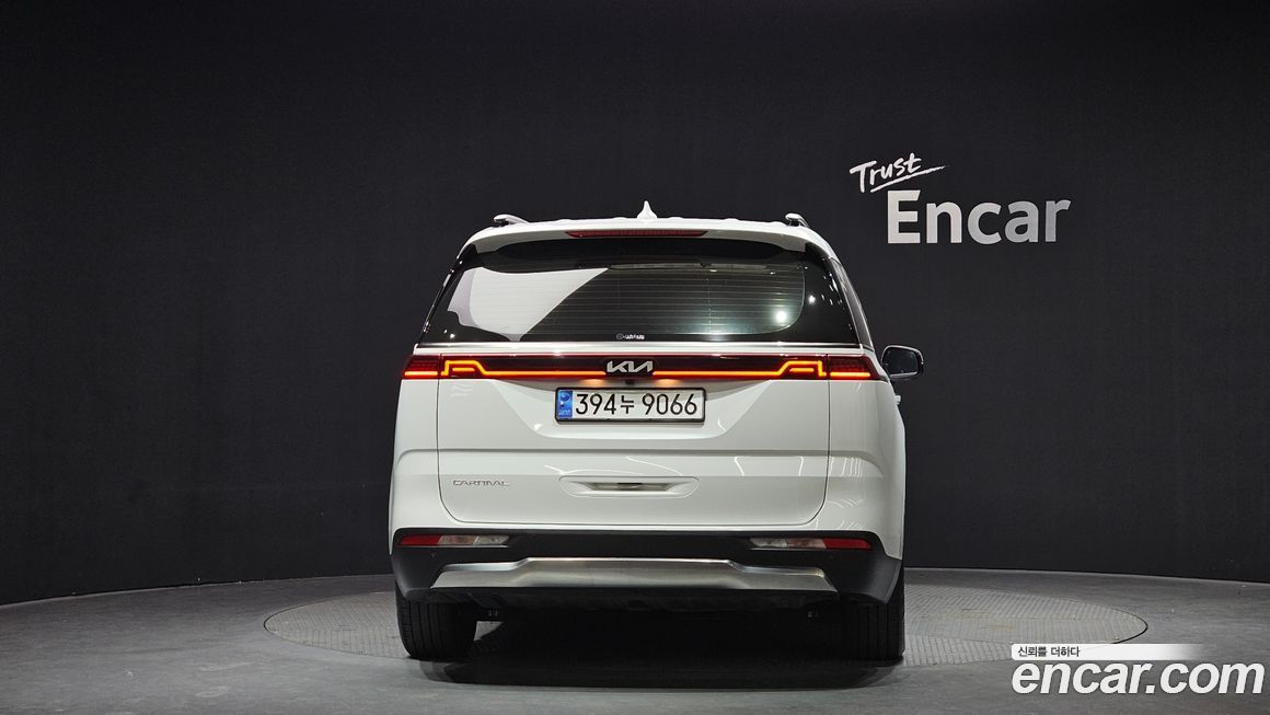 Kia Carnival 7-Seater Signature, 2023