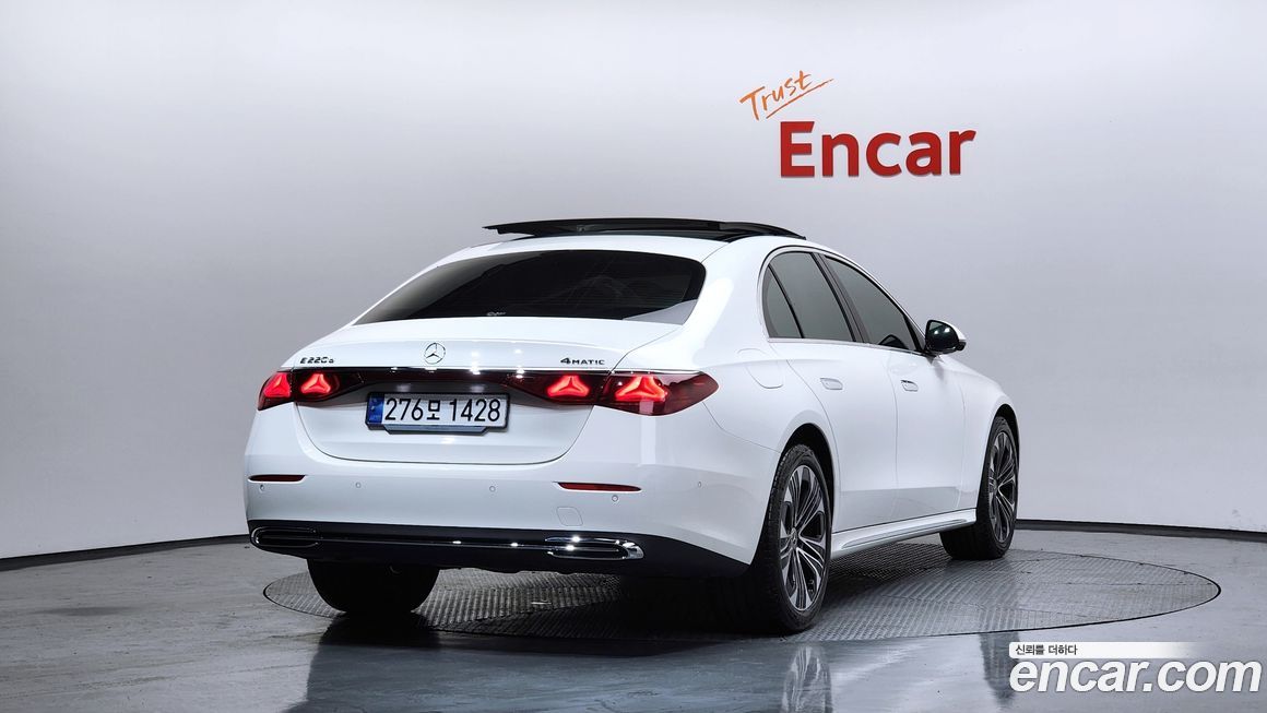 Mercedes-Benz E-Class E220d 4MATIC Exclusive, 2024