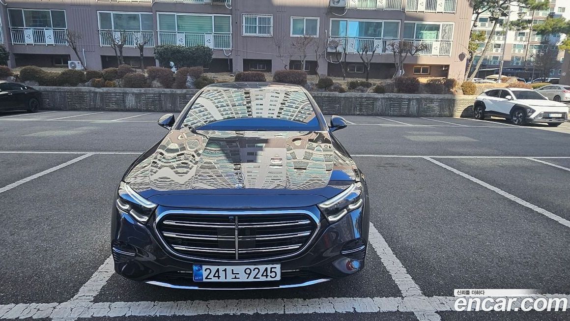 Mercedes-Benz E-Class E300 4MATIC Exclusive, 2025