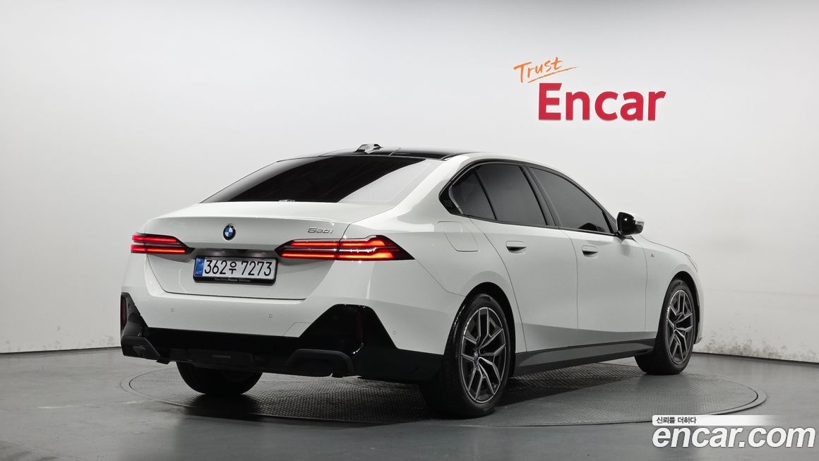 BMW 5-Series 520i M Sport, 2025