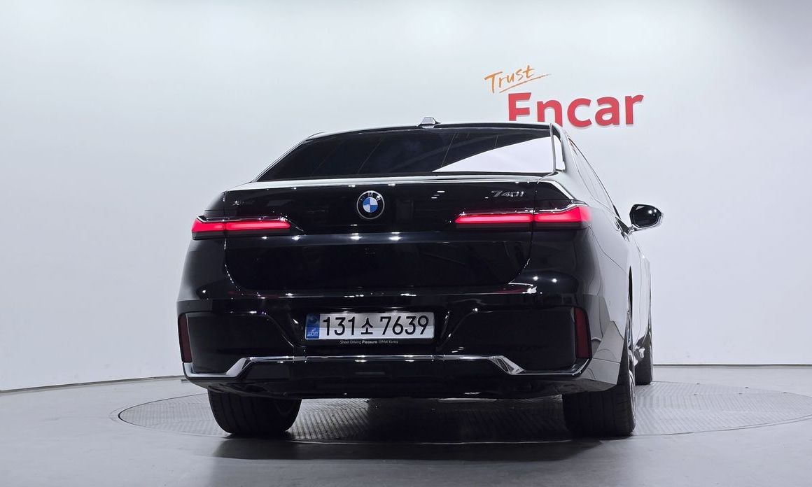 BMW 7-Series 740i xDrive M Sport, 2025