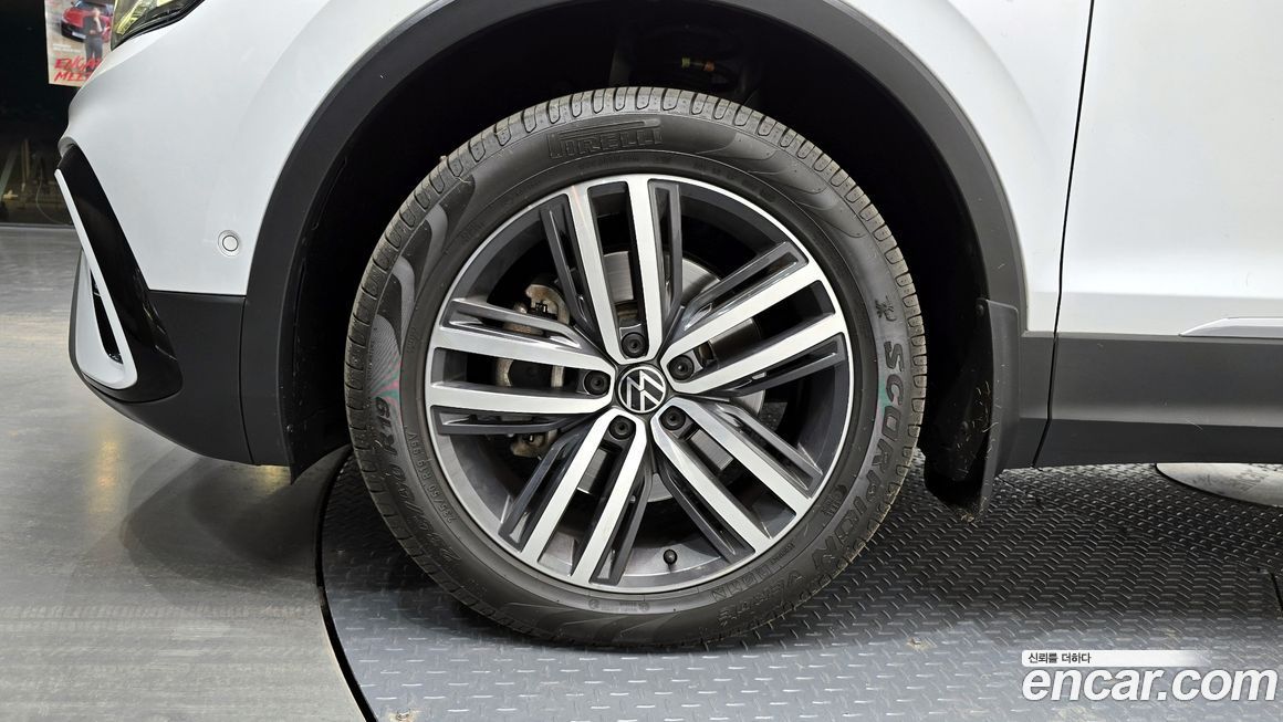 Volkswagen Tiguan 2.0 TSI Prestige, 2023