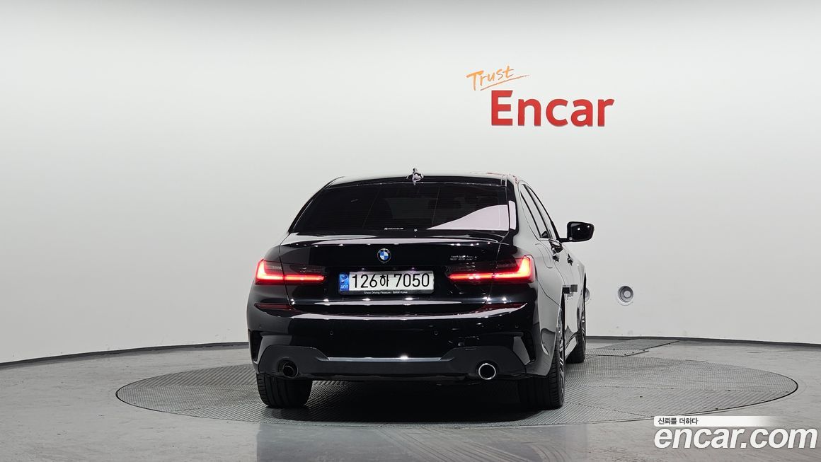 BMW 3-Series 320i M Sport, 2022