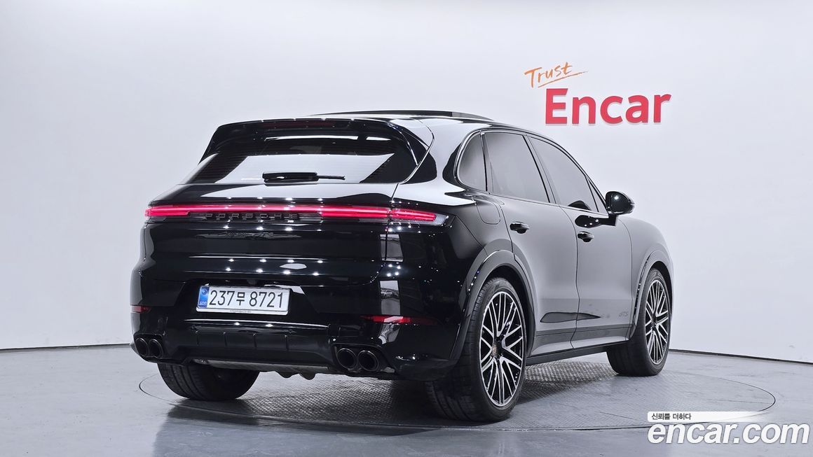 Porsche Cayenne 4.0 GTS, 2025