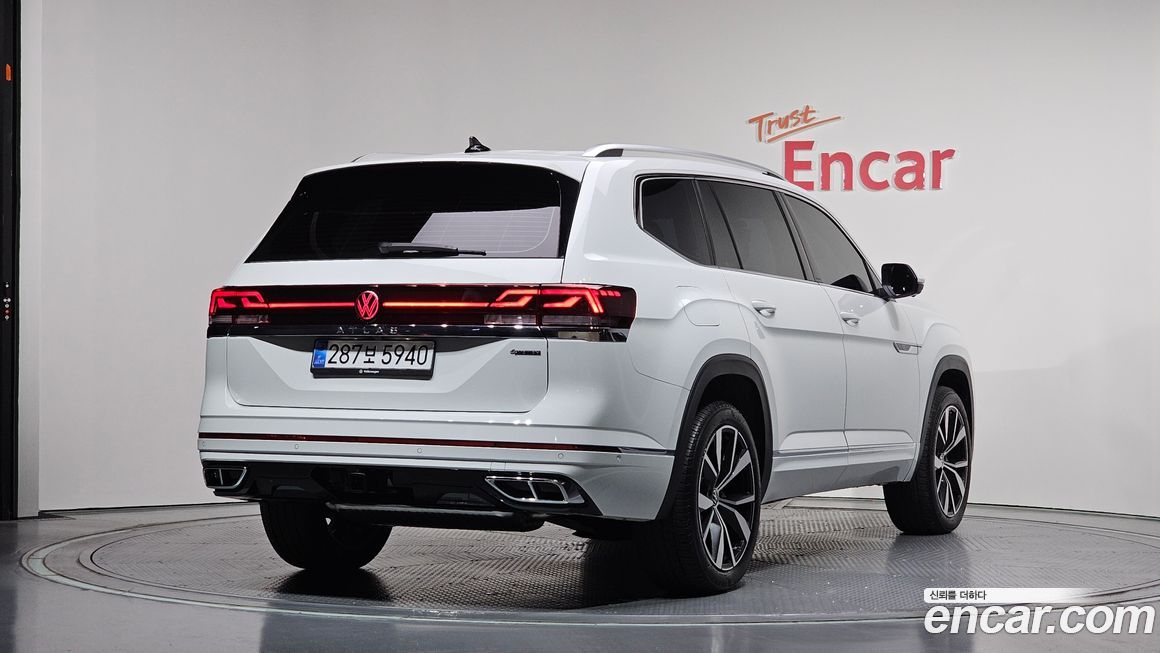 Volkswagen Atlas 2.0 TSI R-LINE 7-Seater, 2025