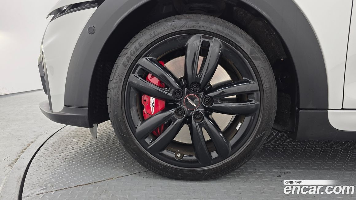 Mini Cooper Convertible JCW, 2023