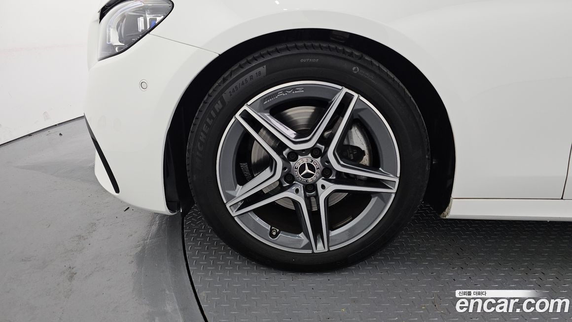 Mercedes-Benz E-Class E250 AMG Line, 2023