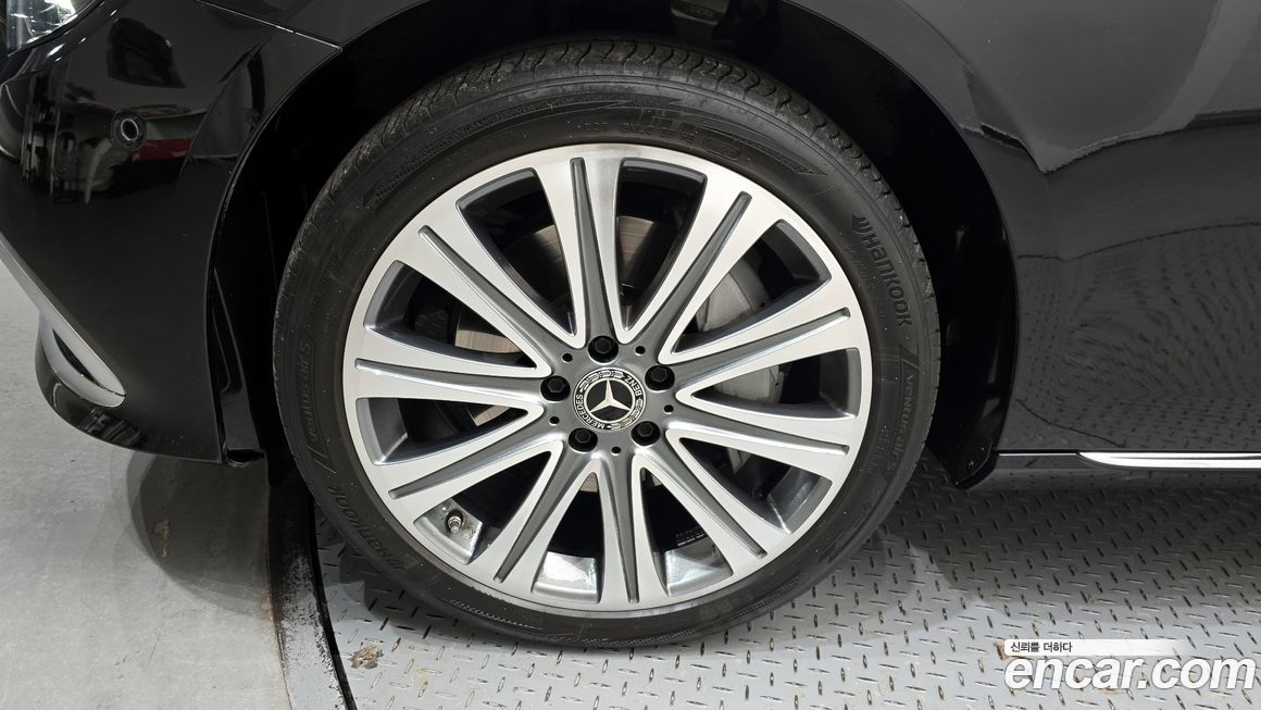 Mercedes-Benz E-Class E350 4MATIC Exclusive, 2023