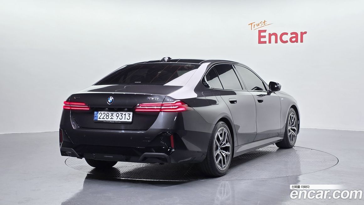 BMW 5-Series 520i M Sport, 2024