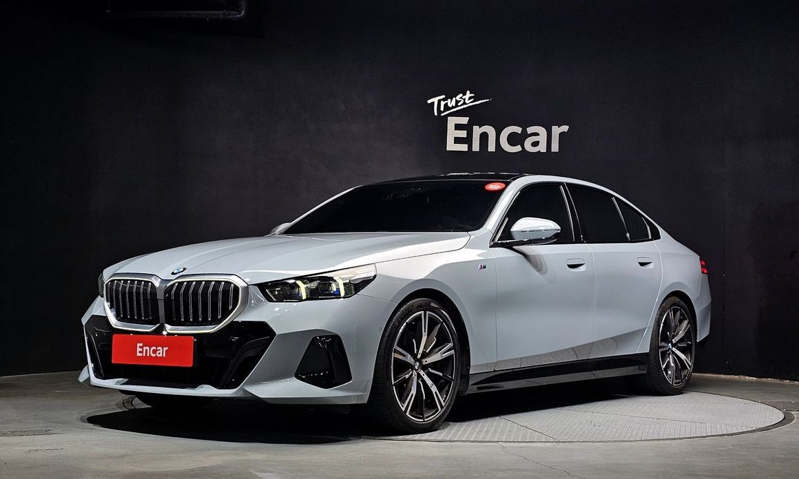BMW 5-Series 530i xDrive M Sport, 2024