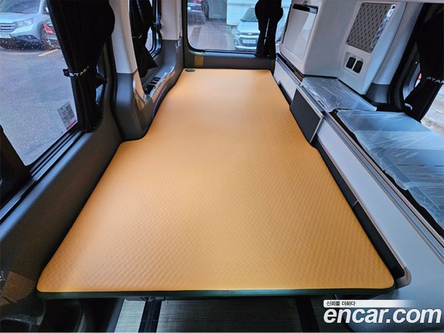 Hyundai Staria 2WD Camping Car, 2025