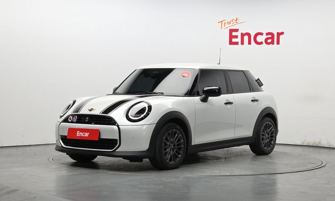 Mini Cooper 5Door Essential, 2025