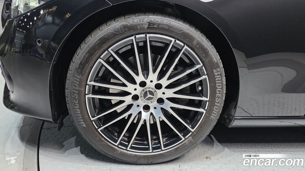 Mercedes-Benz C-Class C300 4MATIC Avantgarde, 2024