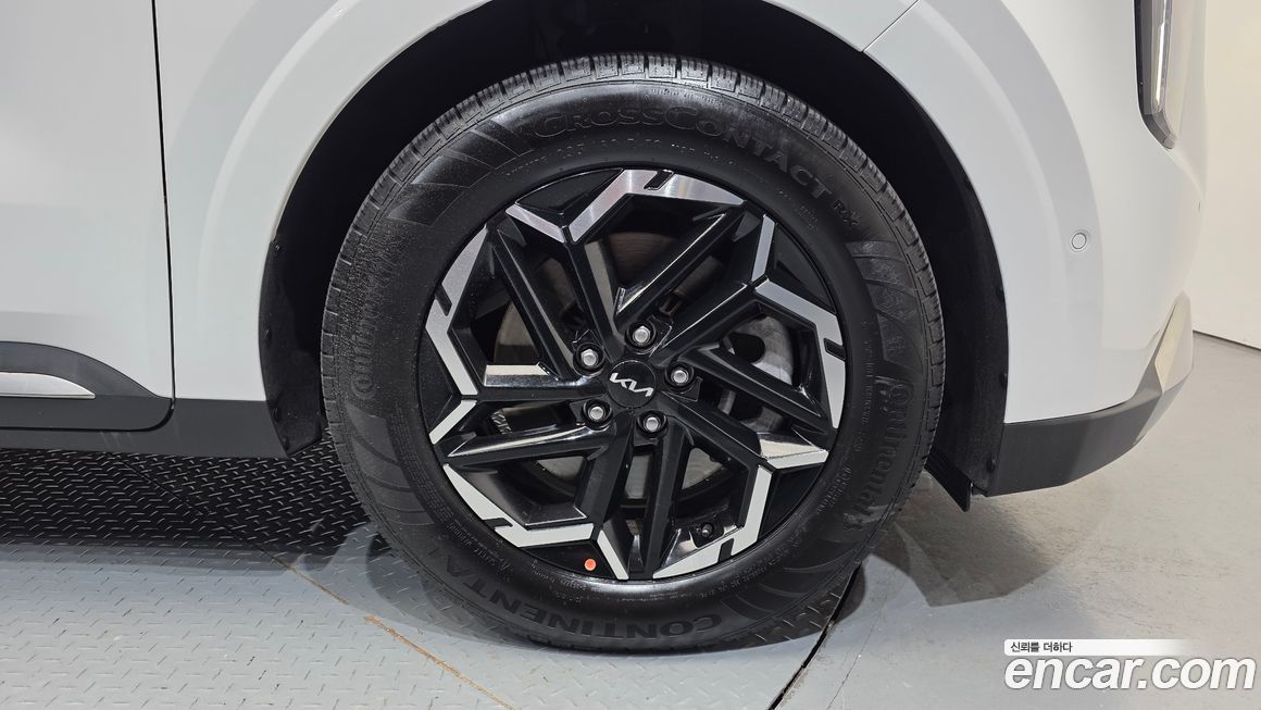 Kia Carnival 9-Seater Signature, 2025