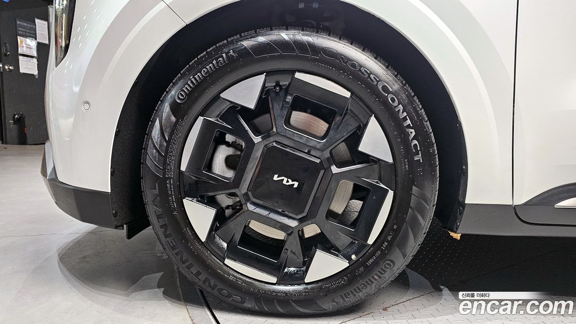 Kia Carnival 9-Seater Signature, 2025