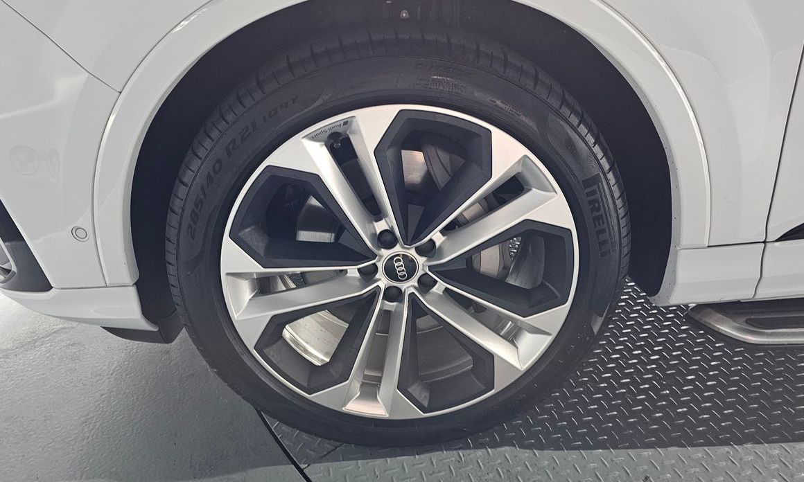 Audi Q7 55 TFSI Quattro Premium, 2022