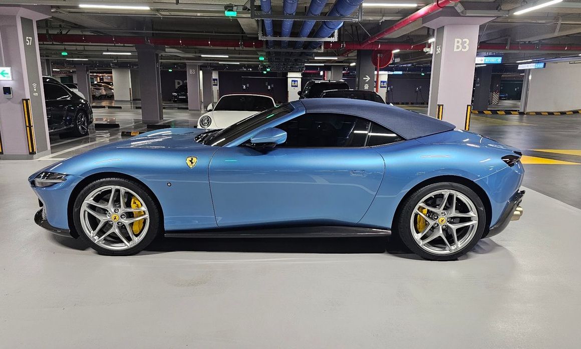 Ferrari Roma 3.9 Spider, 2025