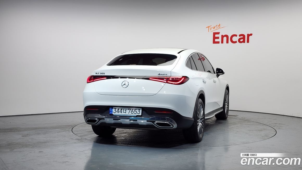 Mercedes-Benz GLC-Class GLC300 4MATIC Avnatgarde Coupe, 2025