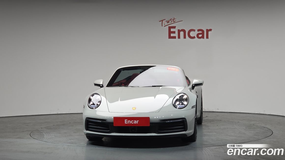 Porsche 911 Carrera Cabriolet, 2024