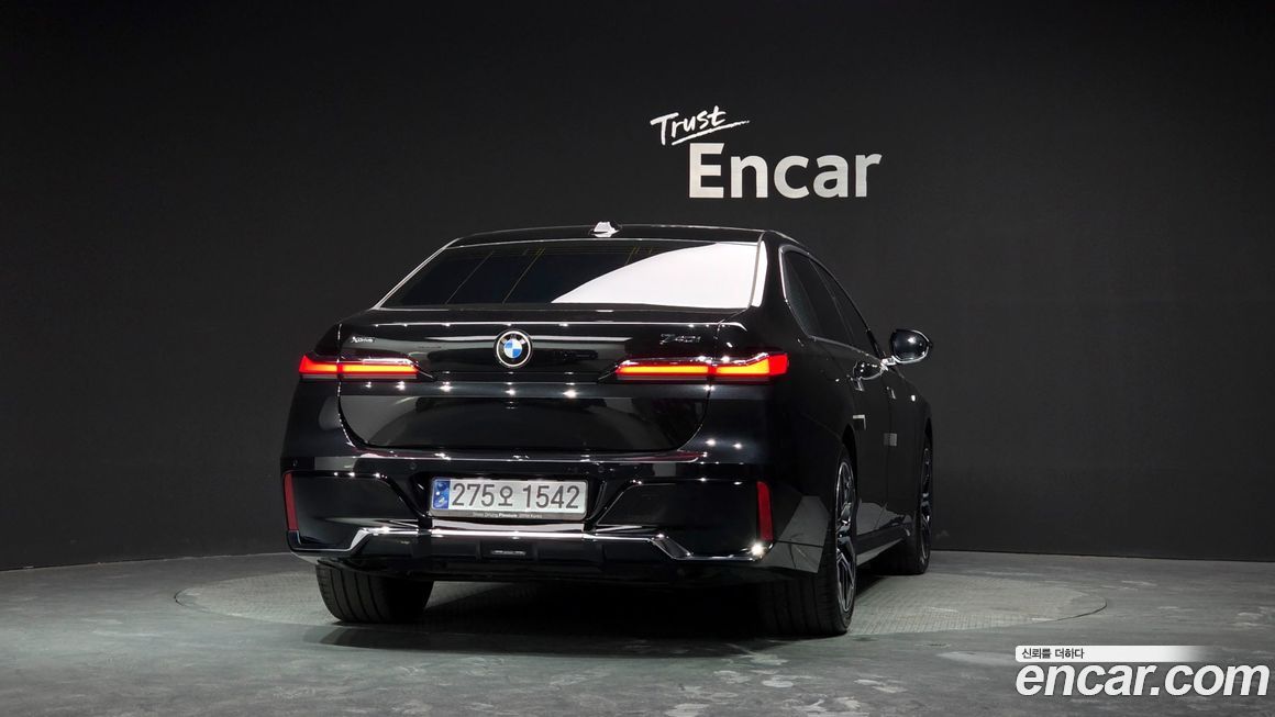 BMW 7-Series 740i xDrive M Sport, 2025