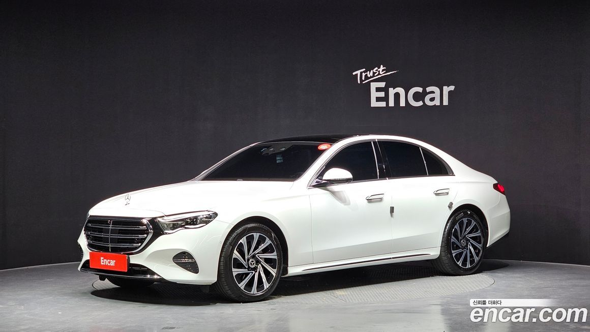 Mercedes-Benz E-Class E300 4MATIC Exclusive, 2025