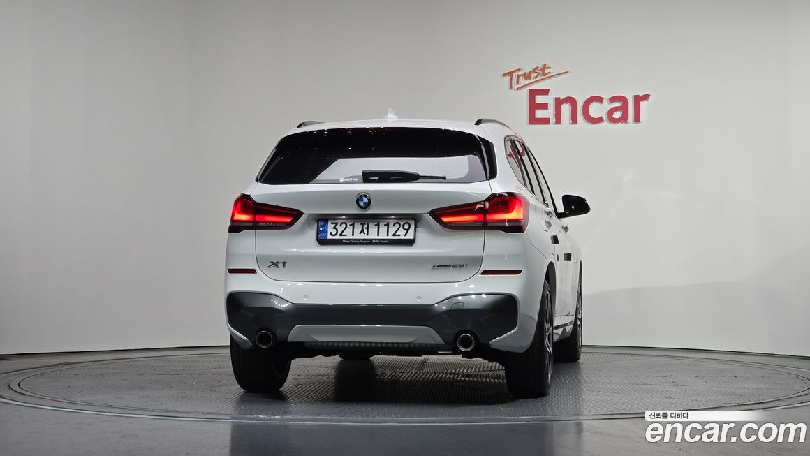 BMW X1 xDrive 20i M Sport, 2022