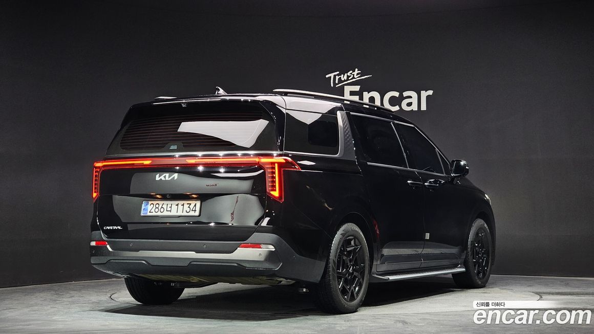 Kia Carnival 9-Seater Gravity, 2024