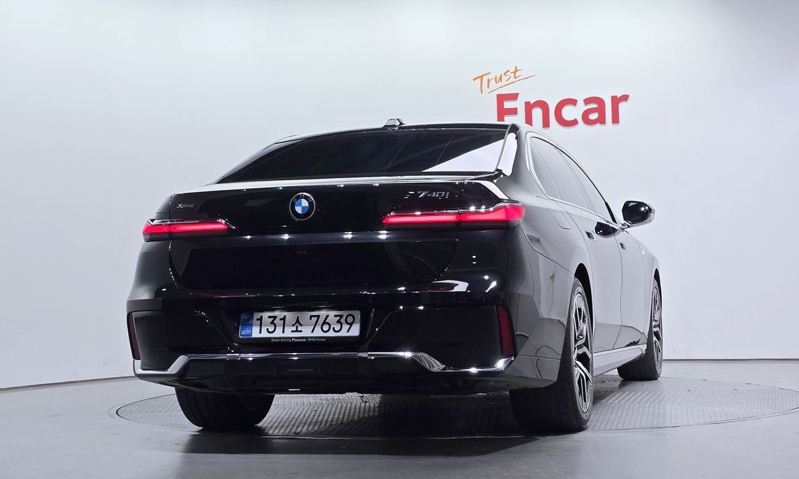 BMW 7-Series 740i xDrive M Sport, 2025