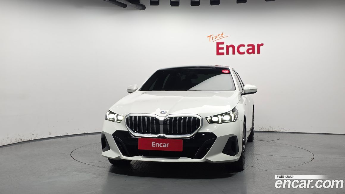 BMW 5-Series 530i xDrive M Sport, 2024