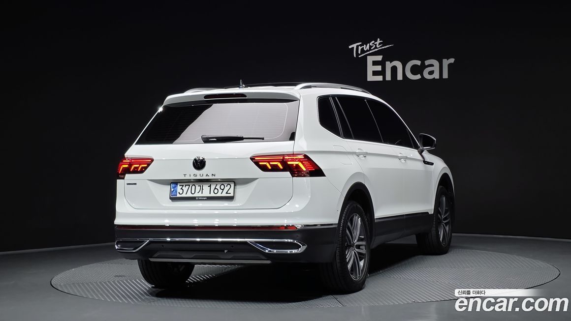Volkswagen Tiguan 2.0 TSI Prestige, 2023