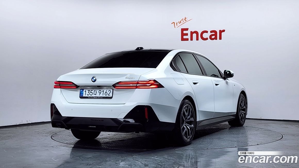 BMW 5-Series 520i M Sport, 2025